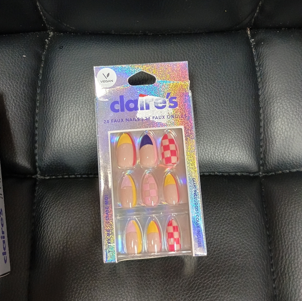 🆕 4 Sets of Nails - Picture 3 of 5